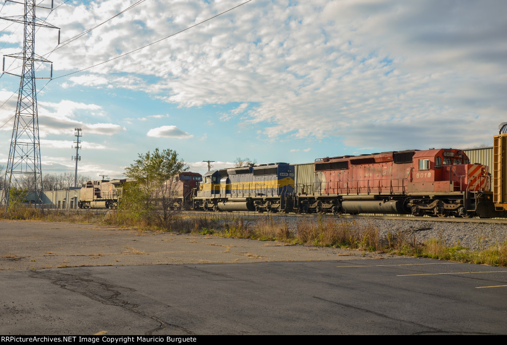 CP + ICE SD40-2 Locomotive